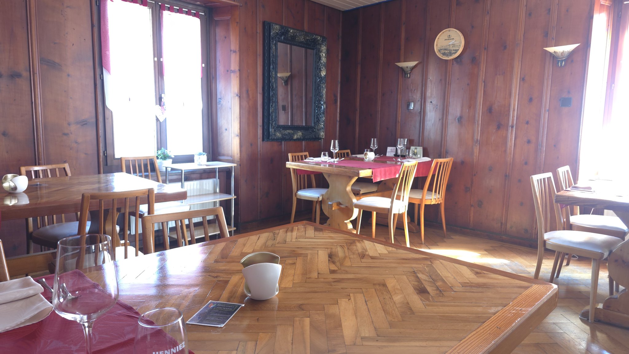 Immeuble restaurant + appartement 9 pièces – Savagnier